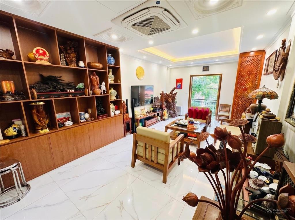 Nhà đẹp thượng thanh long biên, 85m², gara ô tô, vỉa hè kinh doanh, full nội thất