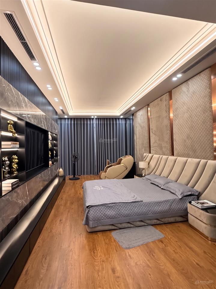 Nhà đẹp nguyễn văn cừ long biên, gara ô tô 7 chỗ, full nội thất, gần cầu chương dương
