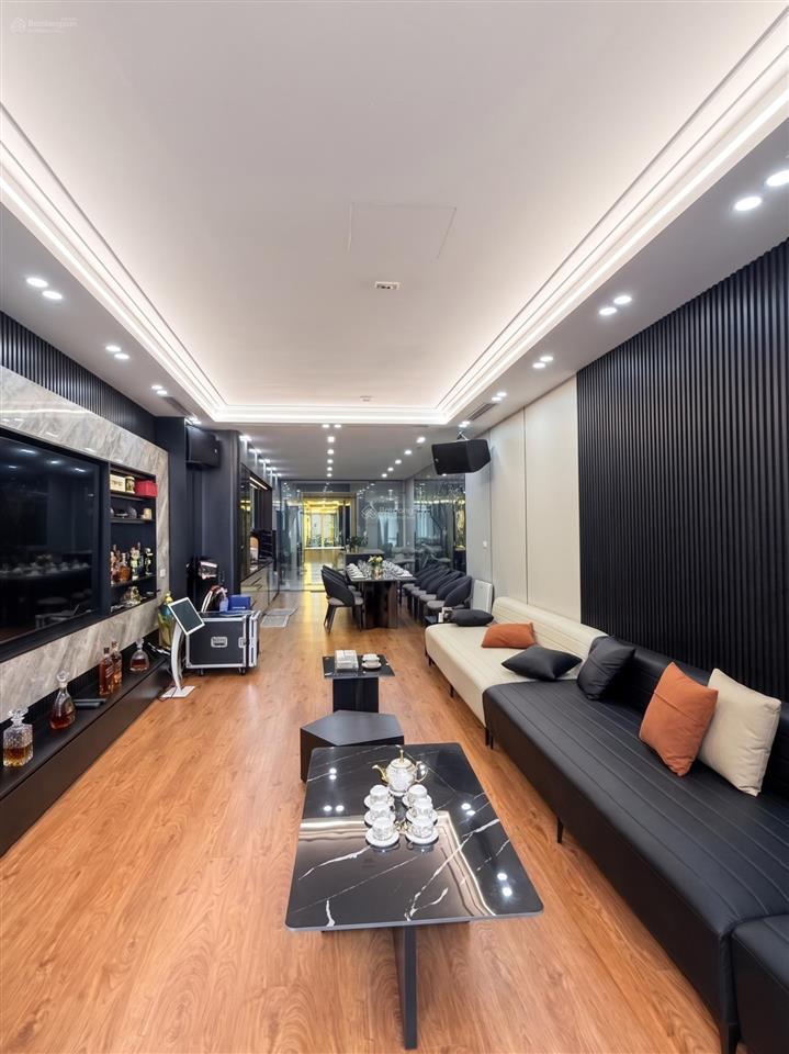 Nhà đẹp nguyễn văn cừ long biên, gara ô tô 7 chỗ, full nội thất, gần cầu chương dương