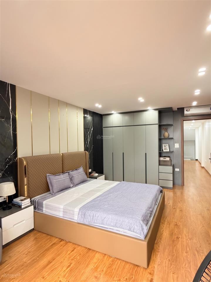 Nhà đẹp nguyễn văn cừ long biên, gara ô tô 7 chỗ, full nội thất, gần cầu chương dương