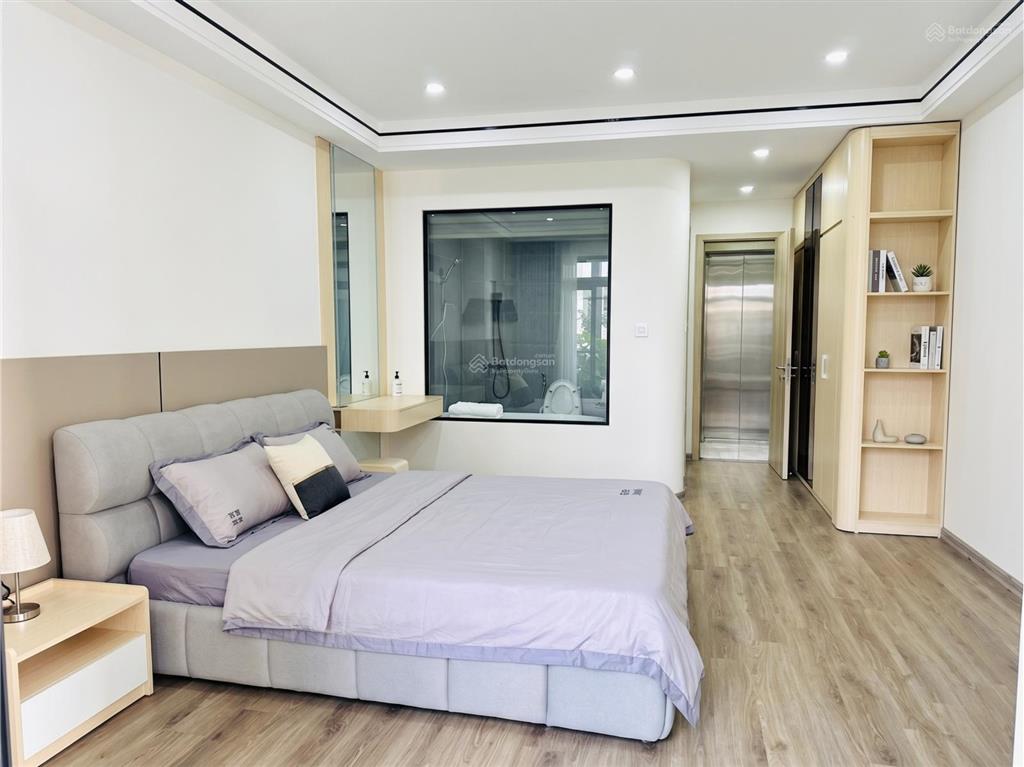 Siêu phẩm thạch bàn 6 tầng thang máy, gara ô tô, nhà 2 thoáng, gần hồ điều hòa, aeon mall long biên