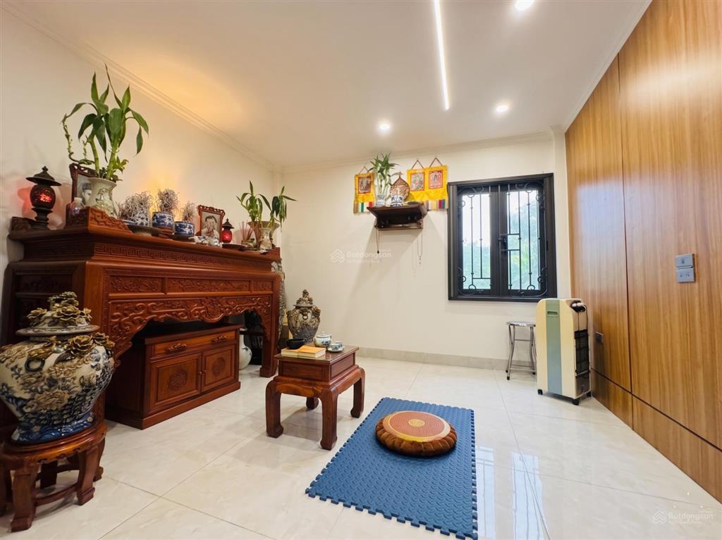 Nhà đẹp bồ đề, kinh doanh, vỉa hè ô tô đỗ ngày đêm, full nội thất cao cấp, 3 phút sang phố cổ