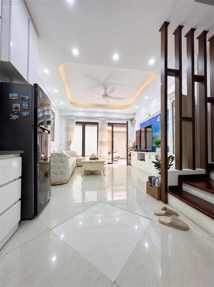 Hàng xóm aeon long biên, nhà 38m², 5 tầng, ô tô đỗ cửa, chủ cần bán gấp giá siêu hấp dẫn