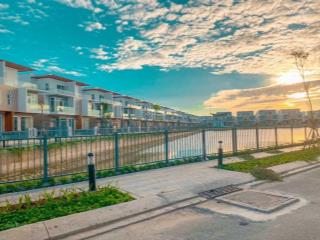 Bán nhà phố phú hữu quận 9 giá 5,7 tỷ 1 trệt 2 lầu nhận nhà ở ngay sổ đỏ