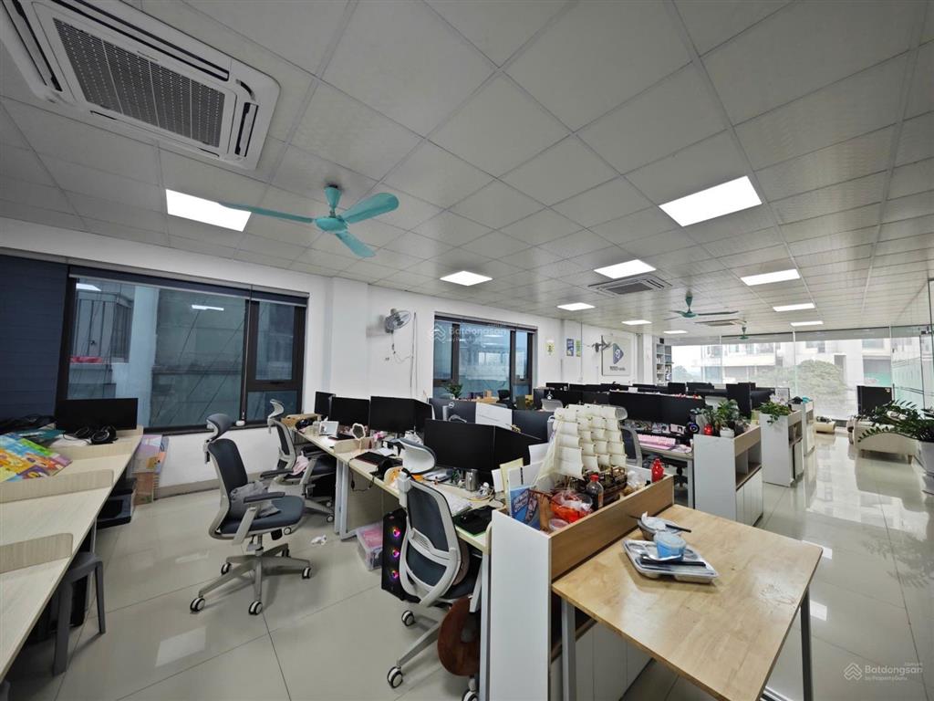 Cho thuê văn phòng 120m2 tại tòa tây hà building  đại mỗ  hà nội sẵn nội thất  giá 22tr/th
