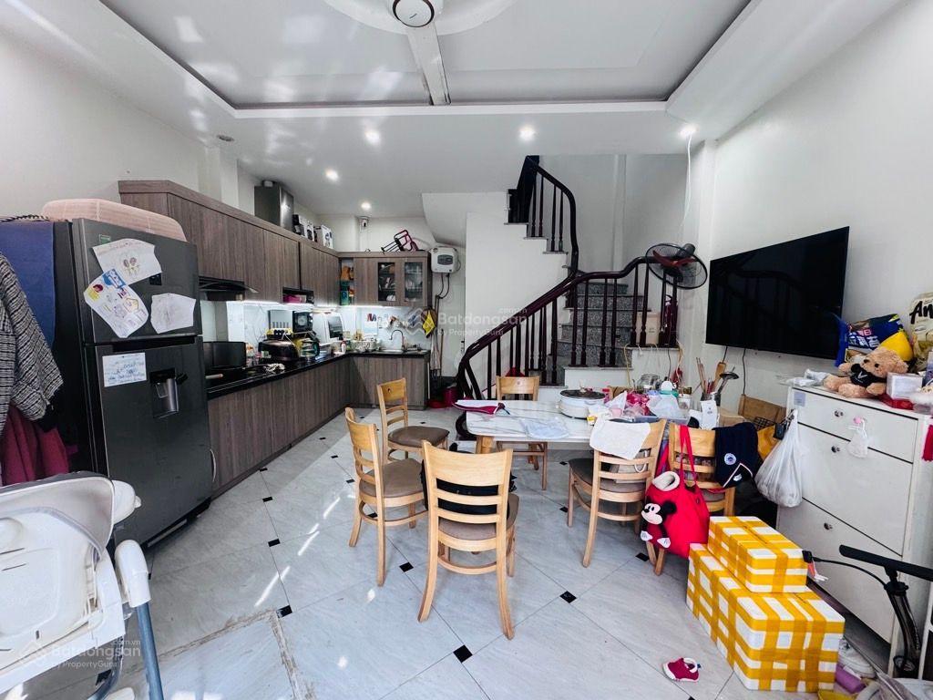 Nhà đẹp ô tô cách 5m  mới koong  thoáng vĩnh viễn  đông ngạc  thông sang phố kẻ vẽ đường ô tô