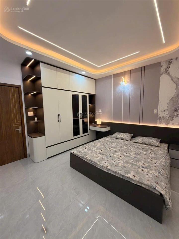 Đường oto 6m nguyễn sơn nối dài  khu cao tầng  5 tầng lửng ngược  có thang máy full nội thất