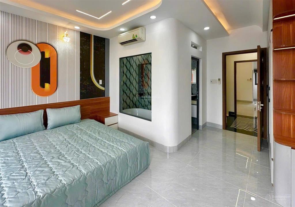Đường oto 6m nguyễn sơn nối dài  khu cao tầng  5 tầng lửng ngược  có thang máy full nội thất