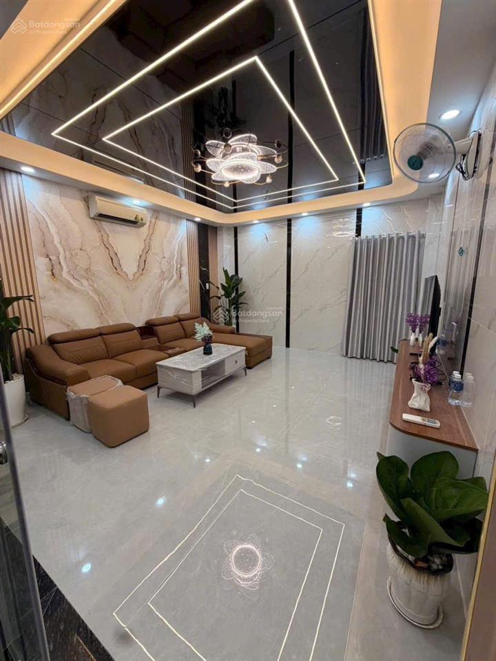 Đường oto 6m nguyễn sơn nối dài  khu cao tầng  5 tầng lửng ngược  có thang máy full nội thất