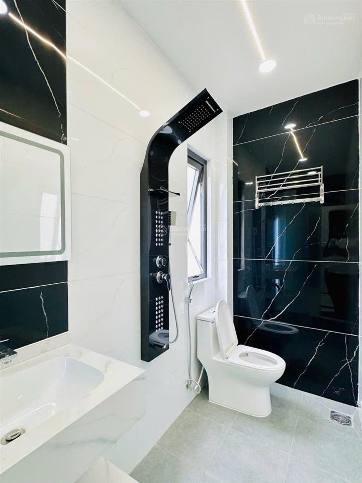 Nhà mới 5 tầng giáp tân phú  4m x 16m  full nội thất