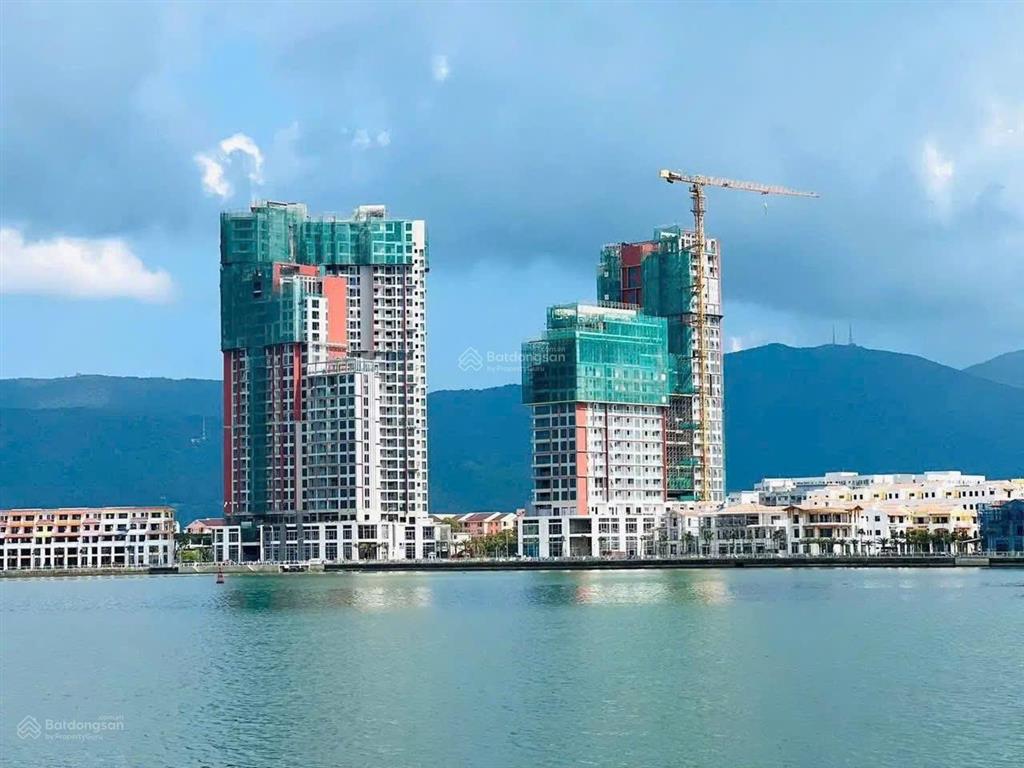 Căn shophouse 3 mặt tiền nổi bật dự án  giá từ cđt sun group