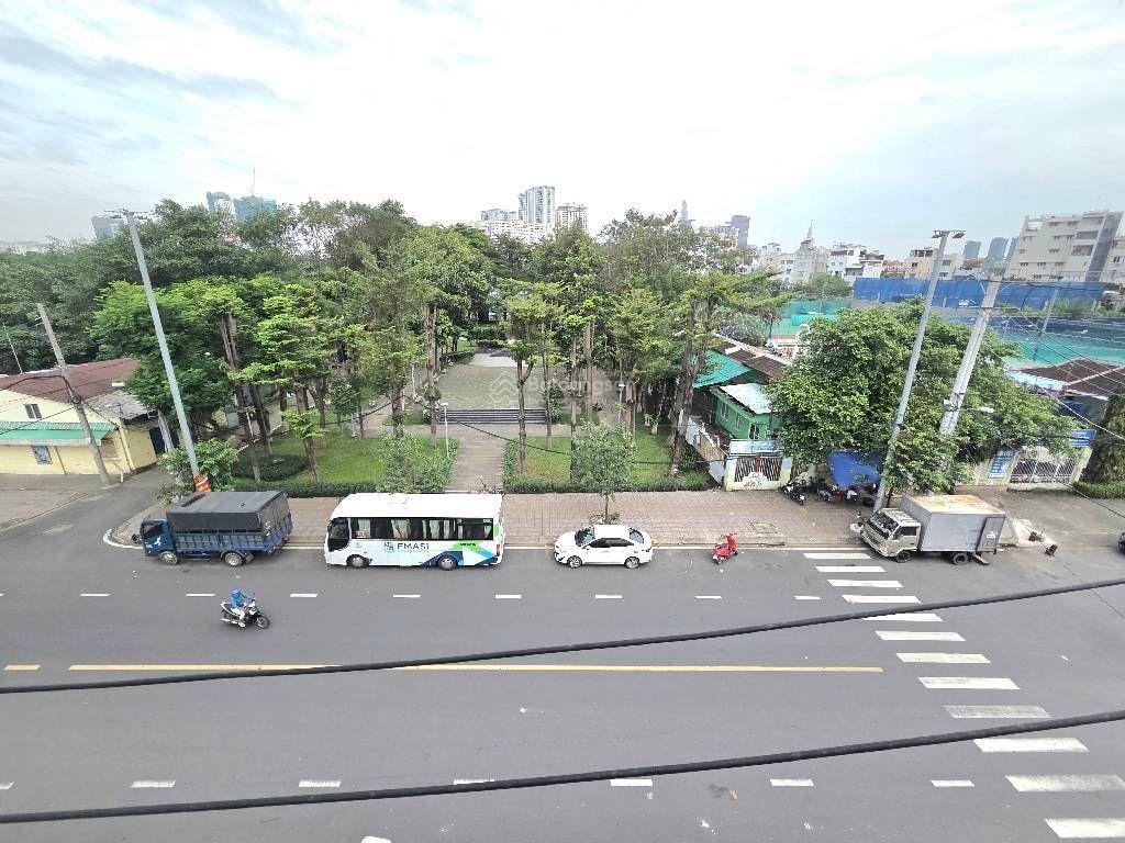 9tỷ900102m2ngang 7x15ngay trường quang trung q4đậu xe hơi thoai mái