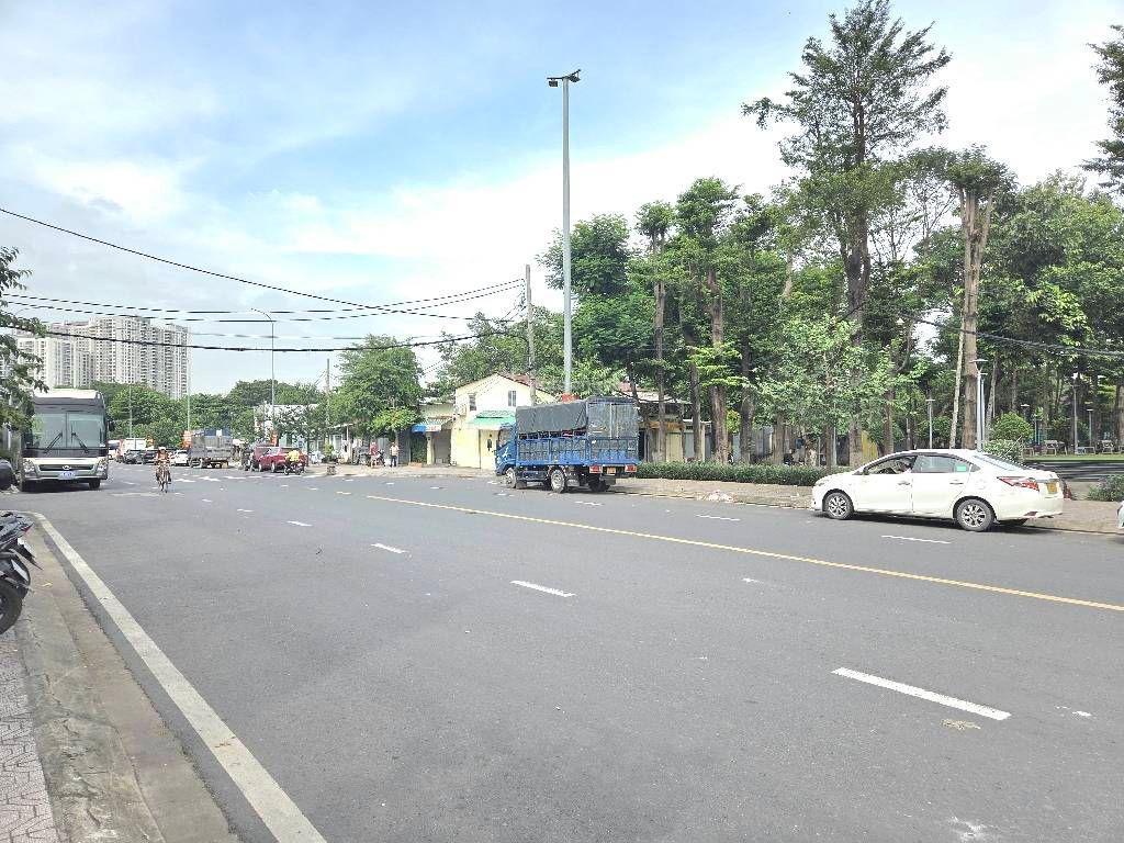 9tỷ900102m2ngang 7x15ngay trường quang trung q4đậu xe hơi thoai mái