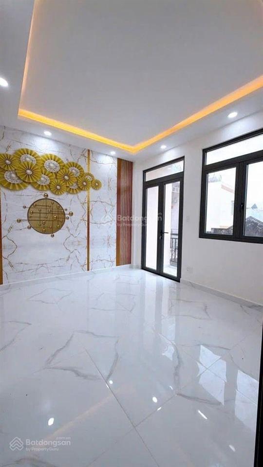 9tỷ30087m2 10pn  gần trường nguyễn trãi q4  cách mt 30m