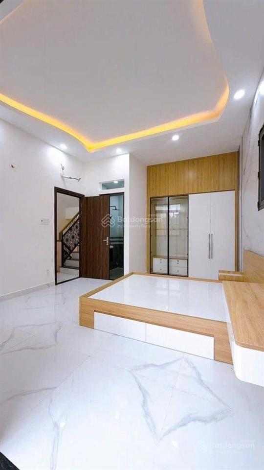 9tỷ30087m2 10pn  gần trường nguyễn trãi q4  cách mt 30m