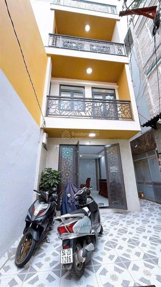 9tỷ30087m2 10pn  gần trường nguyễn trãi q4  cách mt 30m