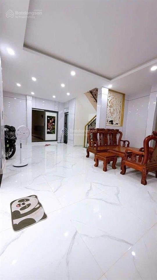 9tỷ30087m2 10pn  gần trường nguyễn trãi q4  cách mt 30m