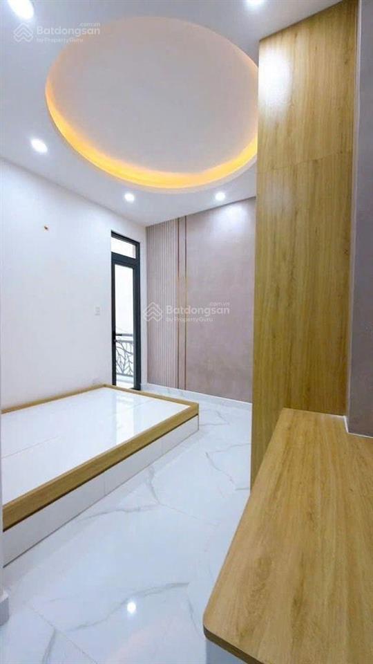 9tỷ30087m2 10pn  gần trường nguyễn trãi q4  cách mt 30m