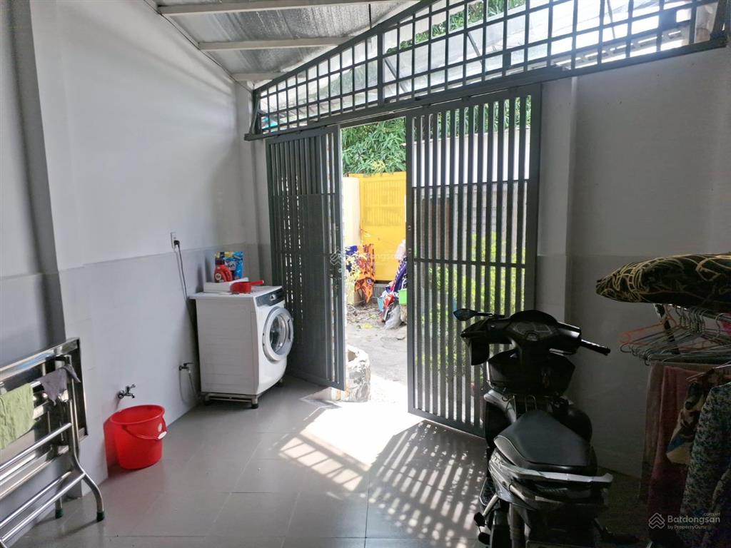 4tỷ300  68m2 ngang 4m  huỳnh tấn phát hẻm 3m