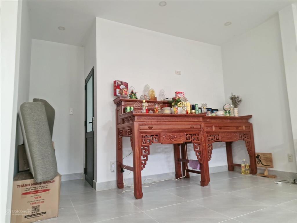 4tỷ300  68m2 ngang 4m  huỳnh tấn phát hẻm 3m
