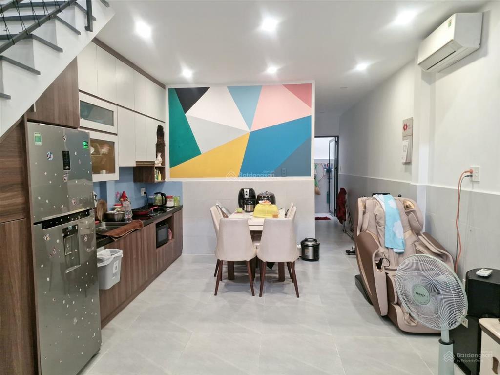 4tỷ300  68m2 ngang 4m  huỳnh tấn phát hẻm 3m