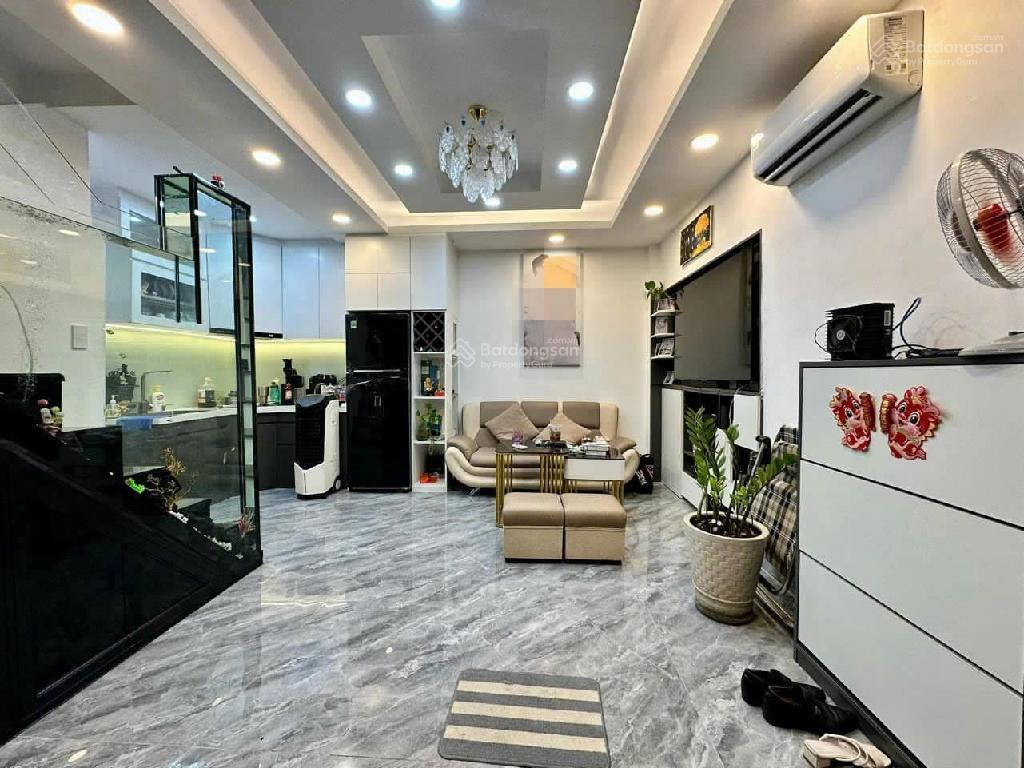 4tỷ300  mặt tiền khánh hội ngang 5m  full nội thất  hàng cực hiếm