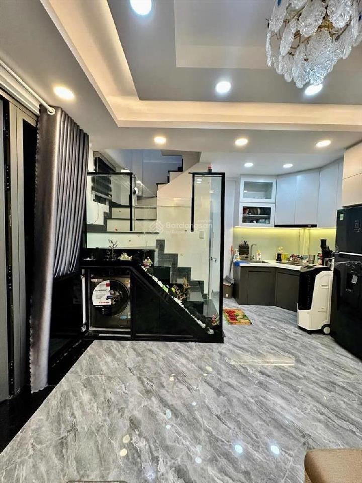 4tỷ300  mặt tiền khánh hội ngang 5m  full nội thất  hàng cực hiếm