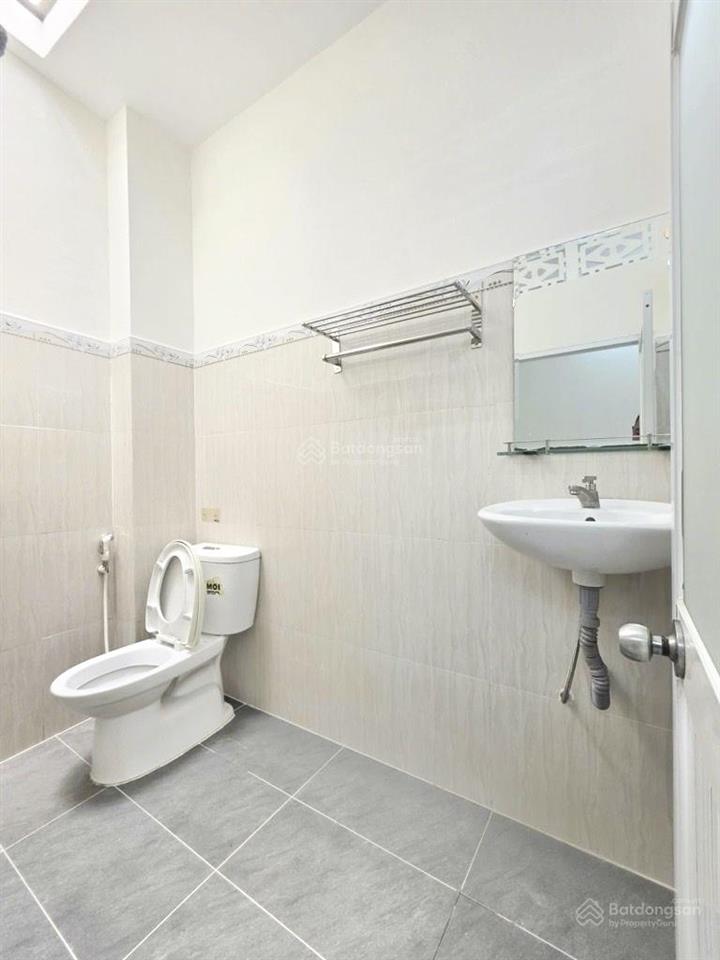 4 tỷ xíu  75m2 ngang 6.5m  sát mặt tiền huỳnh tấn phát  dưới 60 triệu/m2