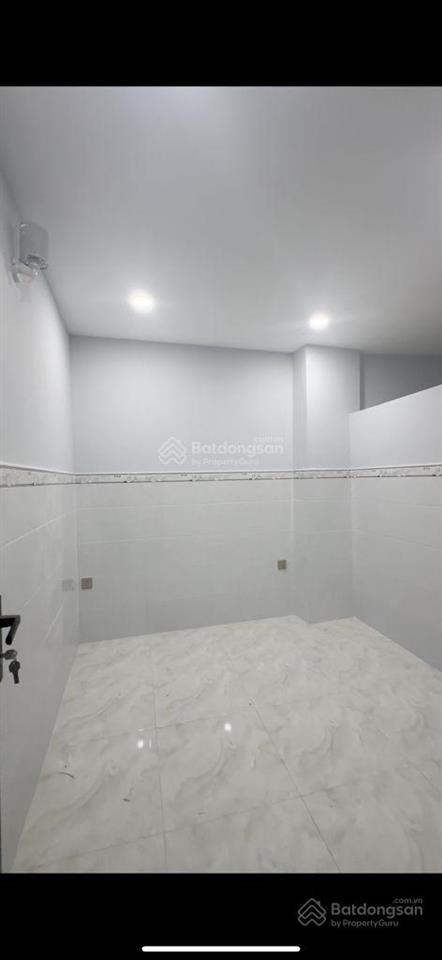 7.9 tỷ  chdv 4 tầng hẻm 200 xóm chiếu q4  71m  8 phòng full thuê