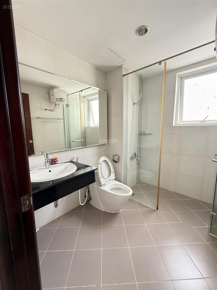 Cho thuê căn hộ chung cư phú mỹ hưng, gần trường nam sài gòn, 82m2, 2pn, view biệt thự nội thất đầy