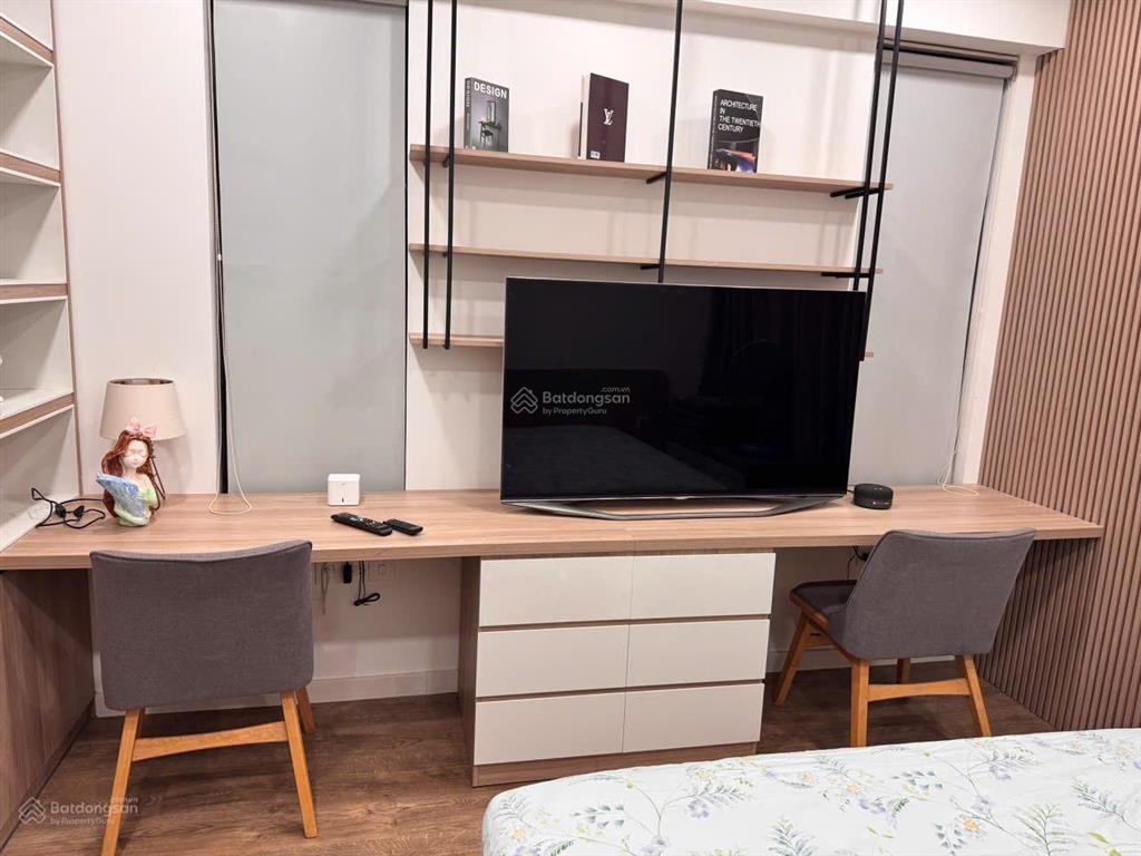 Cho thuê căn hộ chung cư phú mỹ hưng, trường tiểu học canada, 83m2, 3pn, lầu cao nội thất đầy đủ