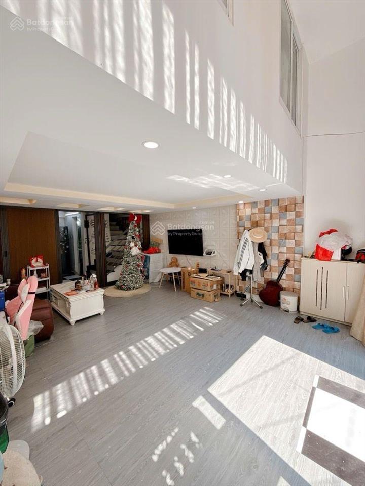 Nhà mới 3 tầng hàng sớm khu him lam q.7  4.8x9 hxh shr  6,x tỷ