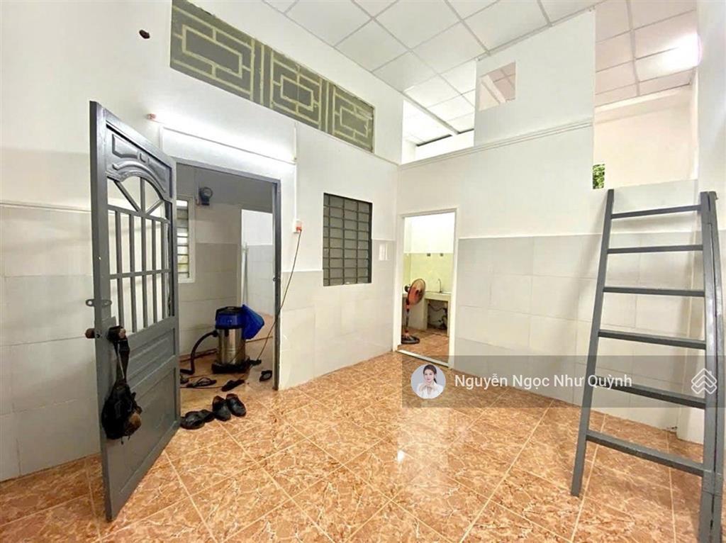 Bán gấp! nhà 2 tầng  kdc him lam quận 7 dt 60m2 (nh8m)4pn  4 tỷ nhĩnh