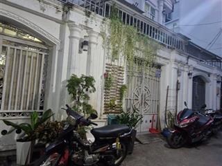 Nhà phố liền kề phú mỹ hưng  dt 80m2  sổ hồng riêng  chỉ 4 tỷ hơn  3pn