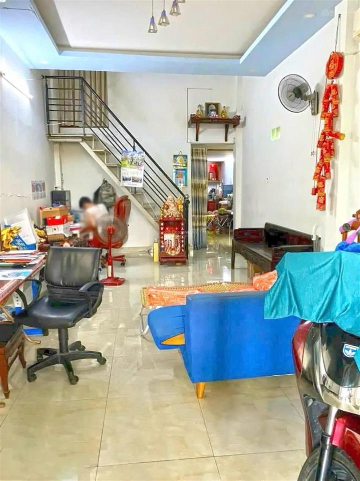 Nhà 2 lầu  5x18m  phú thuận q. 7  trước nhà 4m  giá 5.5 tỷ  cách mt 50m