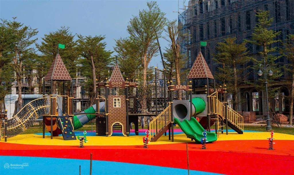 Gấp bán nhà hoàng quốc việt kéo dài 5 tầng, mt 5m, giá cực tốt chỉ hơn 15 tỷ, không quy hoạch