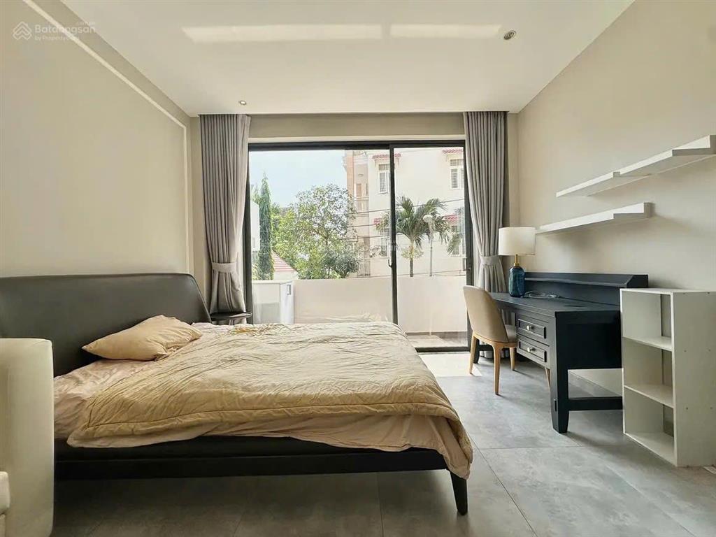 1 phòng ngủ + 1 phòng khách riêng biệt 42m2 ngay tại phố ẩm thực sát bên cầu bông q1q3