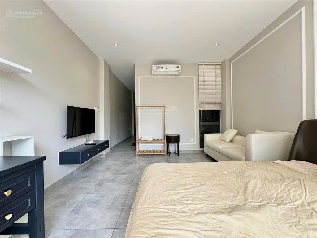 1 phòng ngủ + 1 phòng khách riêng biệt 42m2 ngay tại phố ẩm thực sát bên cầu bông q1q3