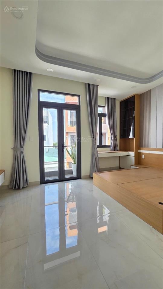 Có 1 không 2, nhà ngang 14m x 10m, 2 mặt tiền, 4 tầng, tặng kèm nội thất