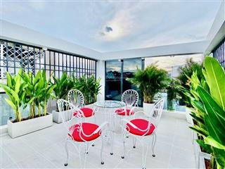 Nhích 9 tỷ có nhà đẹp 4 tầng thang máy 2 mặt hxh thống nhất.