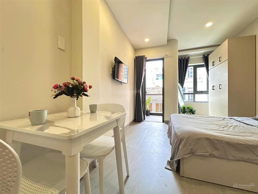 Cho thuê chdv 40m2 full nội thất ban công ở đường hoa hồng q. phú nhuận gần q1,q3
