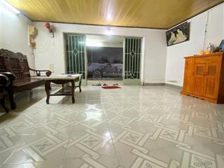 Nhà bán dtsd khủng 133.5m2 giá chỉ 42tr/m2  sổ hồng nở hậu hoàn công
1 đời chủ  chưa qua đầu tư