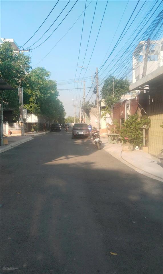 Bán dãy trọ mặt tiền đường số nguyễn duy trinh, trường thạnh, quận 9, dt 80m2 , dòng tiền 8tr, 3,1t