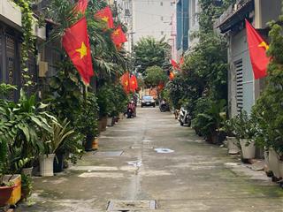 Chủ bán gấp nhà nguyễn xí hẻm 7 m oto đậu trước cửa diện tích hiếm 68m2 đất giá 11 tỷ 5 tl