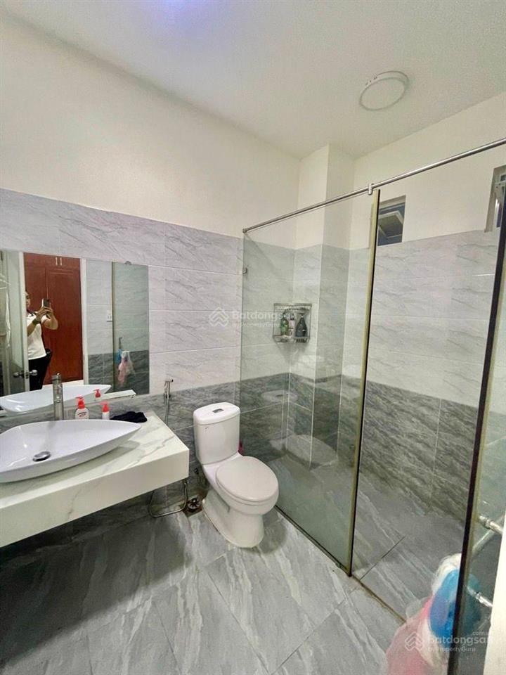 Bán nhà 120m2 ( 5 x 24 ) , kdc vip phú lợi , 4 tầng btct kiên cố , đường rộng 20m có lề , 9.9 tỷ tl