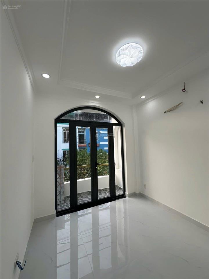 Bán nhà mới mặt tiền kinh doanh đường tạ quang bửu phường 3 quận 8