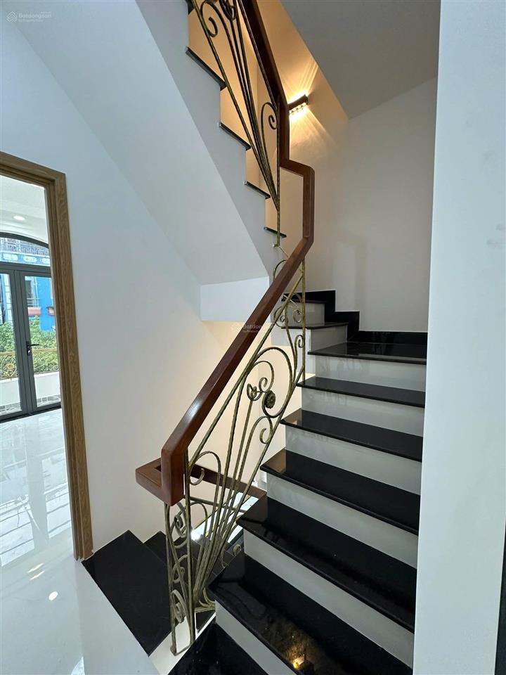 Bán nhà mới mặt tiền kinh doanh đường tạ quang bửu phường 3 quận 8