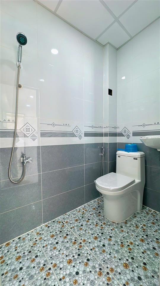 Bán nhà mới đẹp cách mặt tiềm ụ cây 10m thẳng thuộc phường 10 quận 8