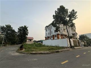 Khuôn đất góc 2 mặt tiền đường số 64, thạnh mỹ lợi, quận 2  dt 15x20m  cn 250m2  giá 62,5 tỷ tl