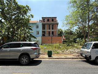 Bán lô đất xây biệt thự đường số 51, kdc văn minh, đối diện the sun avenue  10x20m  giá 180tr/m2